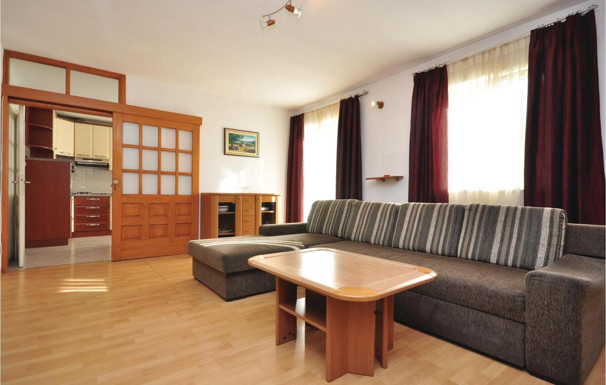 3 Bedroom Awesome Apartment In Pucisca Exteriér fotografie