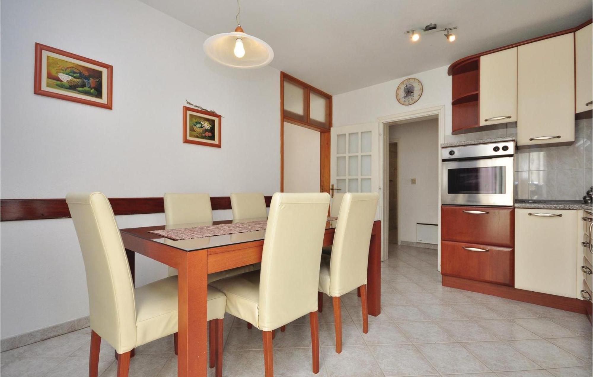 3 Bedroom Awesome Apartment In Pucisca Exteriér fotografie