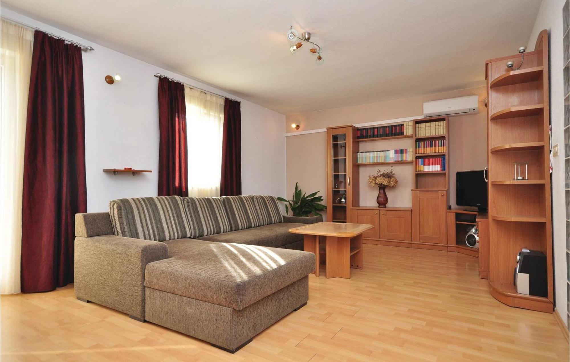 3 Bedroom Awesome Apartment In Pucisca Exteriér fotografie