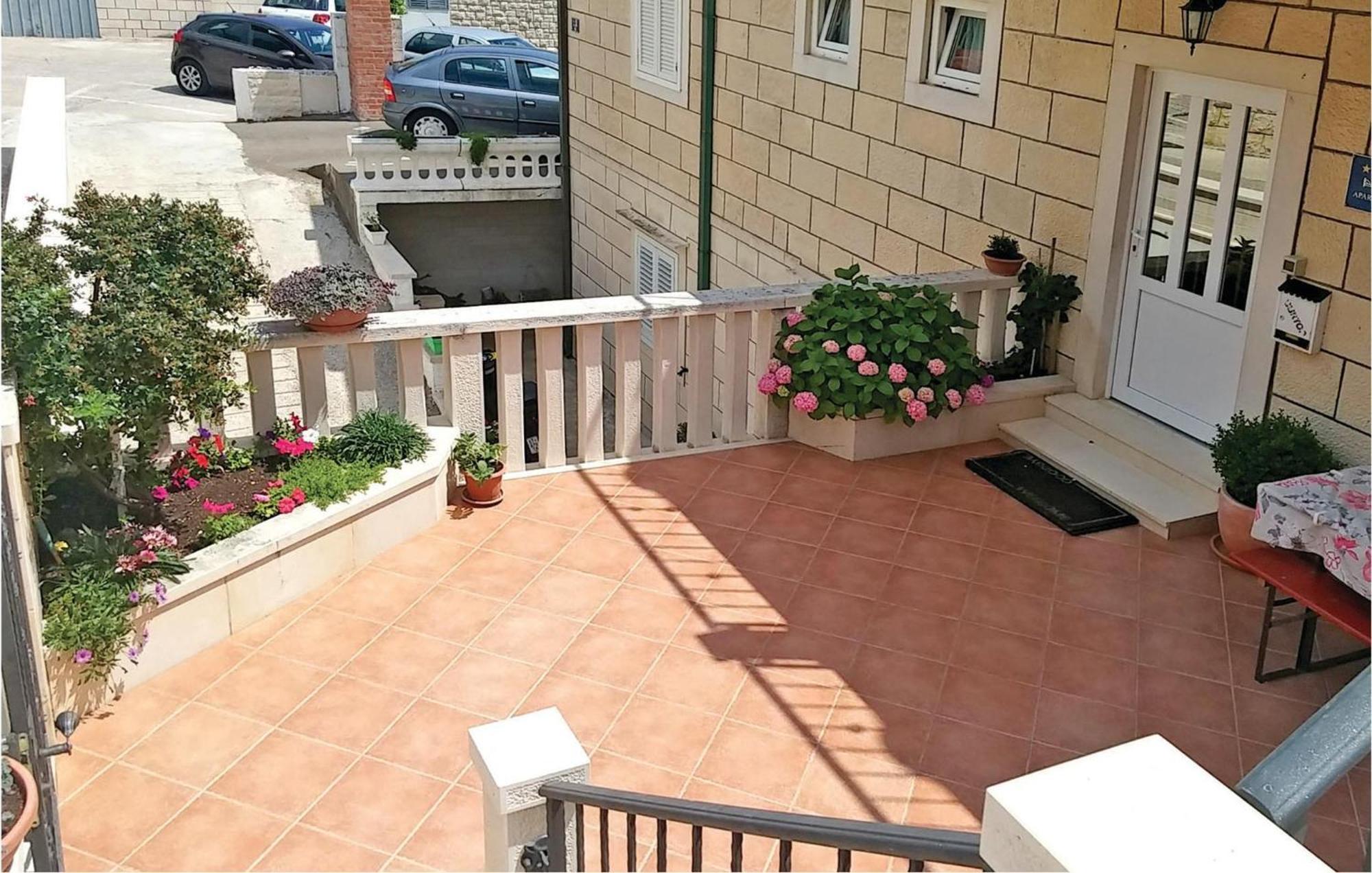 3 Bedroom Awesome Apartment In Pucisca Exteriér fotografie